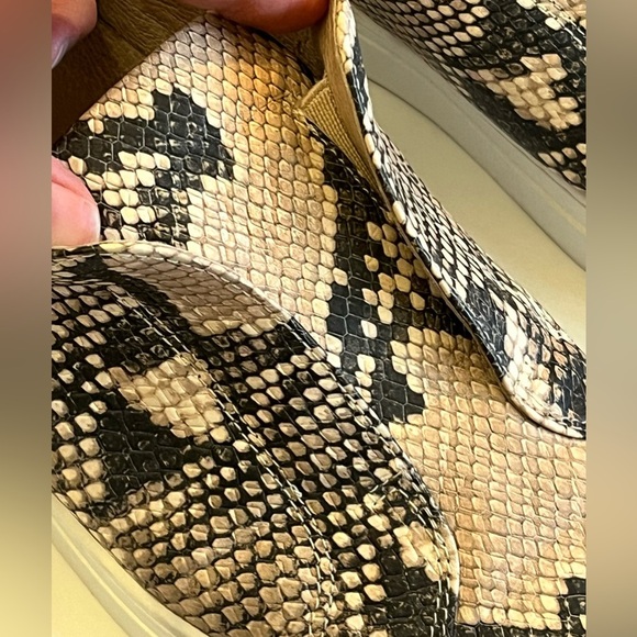 J/Slides NYC Snake Print Shoes Leather Upper Slip-On Sneakers Women’s Size 7 - Picture 16 of 16